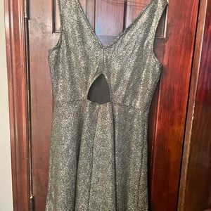 Brand new party dress black and gold, great for New Year’s Eve! Size large